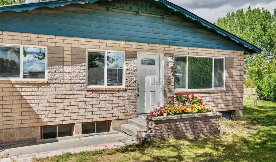 3795 E Sunnyside Rd, Ammon, ID 83406 - 4 Beds, 2 Bath
