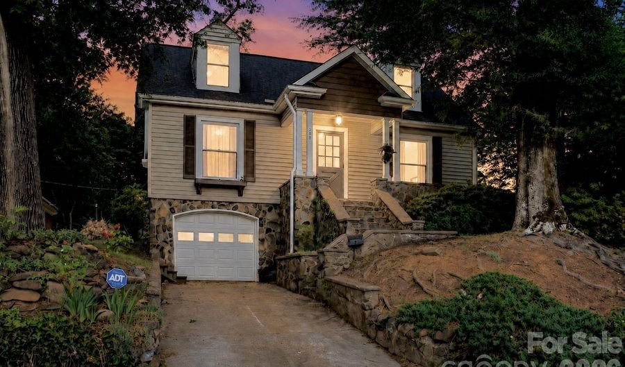 208 N 5th St, Albemarle, NC 28001 - 4 Beds, 2 Bath