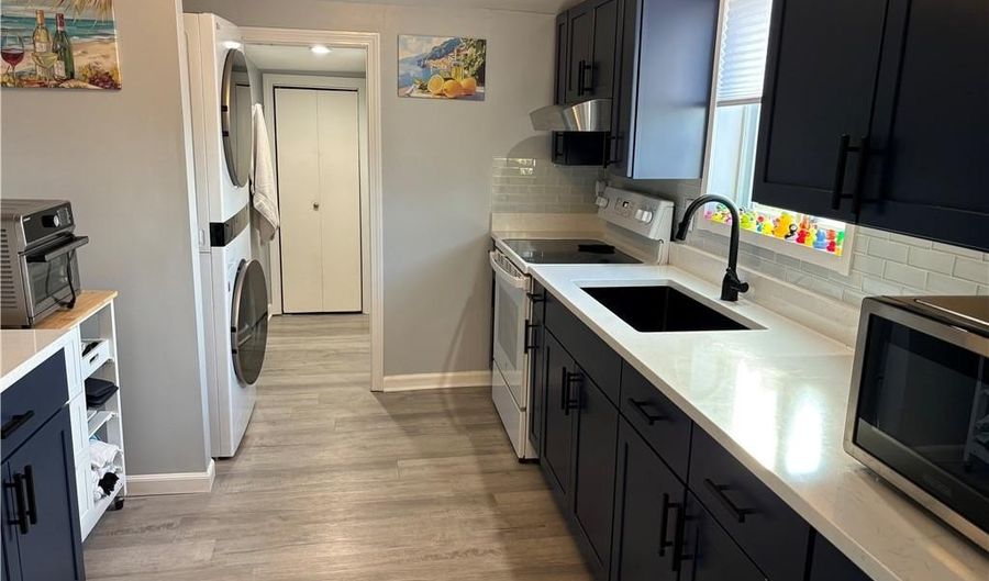 271 Great Island Rd B, Narragansett, RI 02882 - 2 Beds, 1 Bath