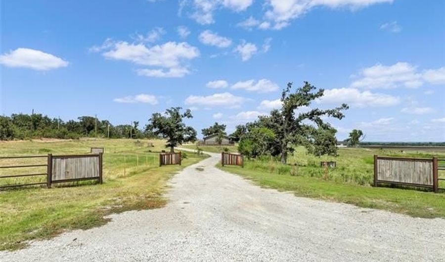 1722 Ponderosa Rd, Ardmore, OK 73401 - 2 Beds, 2 Bath