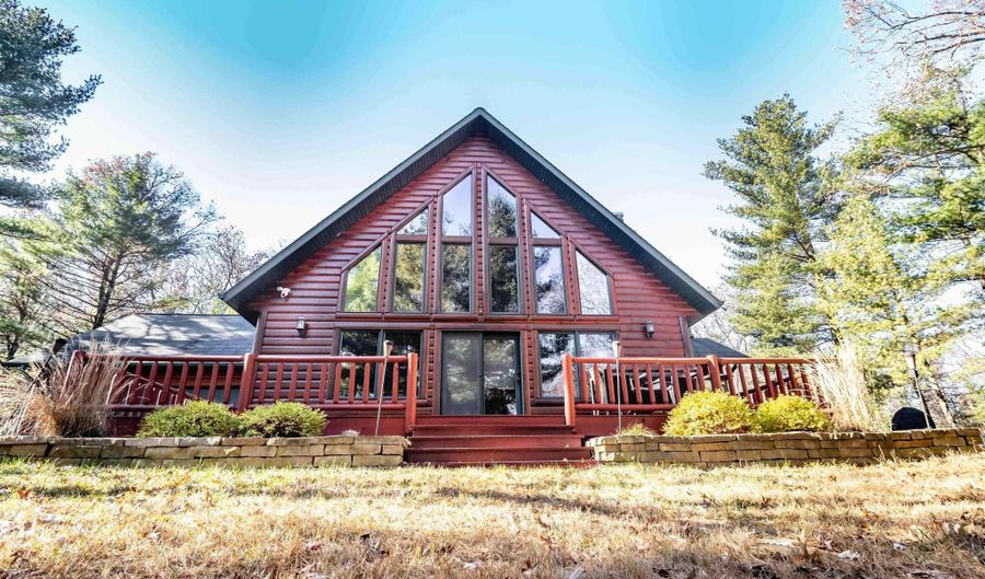 717 W 17th Ln, Arkdale, WI 54613 - 4 Beds, 3 Bath