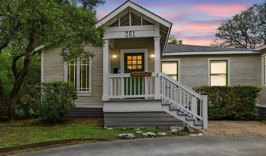 261 E OAKVIEW Pl, Alamo Heights, TX 78209 - 4 Beds, 2 Bath