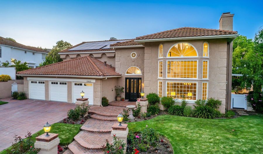 29621 Ridgeway Dr, Agoura Hills, CA 91301 - 6 Beds, 5 Bath