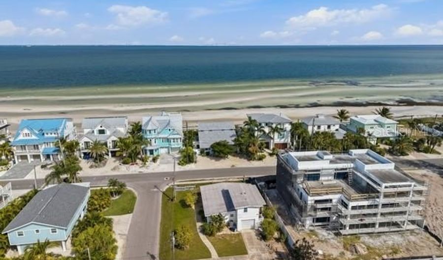 527 BAYVIEW Pl, Anna Maria, FL 34216 - 2 Beds, 2 Bath