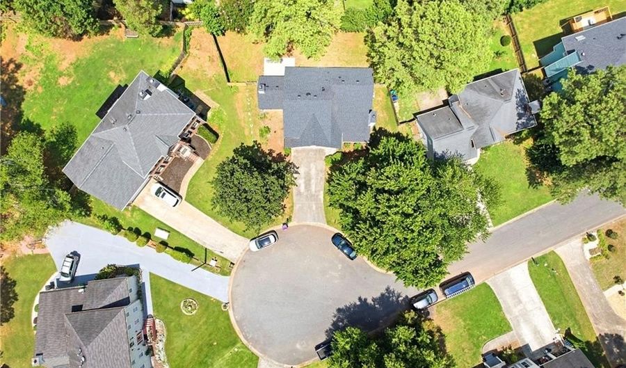 2110 November Ct NW, Acworth, GA 30102 - 3 Beds, 3 Bath