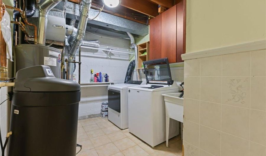 13724 Hemlock Ct, Apple Valley, MN 55124 - 3 Beds, 2 Bath
