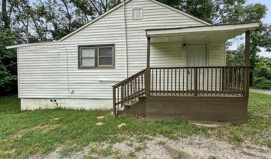 204 GARTH Dr, Adamsville, AL 35005 - 3 Beds, 2 Bath