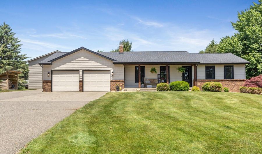 6669 Fillmore St, Allendale, MI 49401 - 4 Beds, 2 Bath