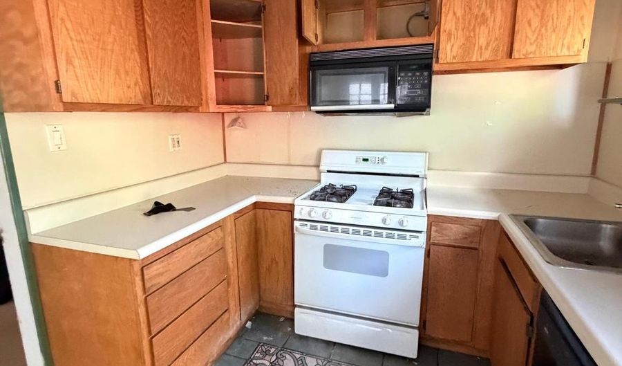 105 S OAK Ave, Aldan, PA 19018 - 3 Beds, 1 Bath