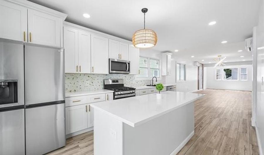 1 B SISSON Ct, Bayonne, NJ 07002 - 4 Beds, 3 Bath