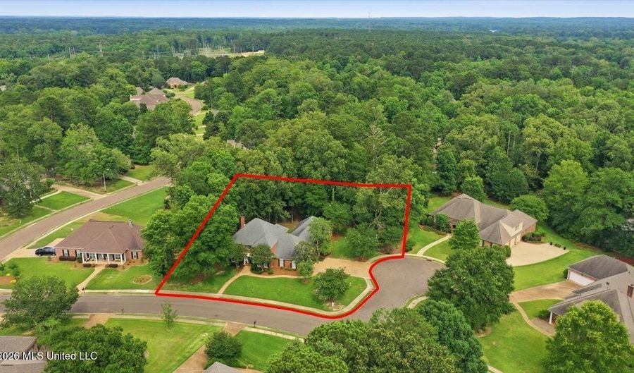 306 Remington Dr, Brandon, MS 39042 - 5 Beds, 5 Bath