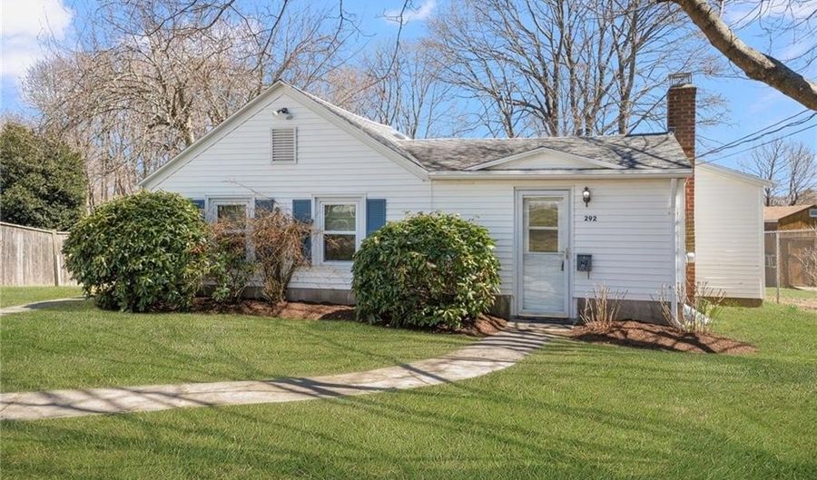 292 Boulevard, Middletown, RI 02842 - 2 Beds, 1 Bath