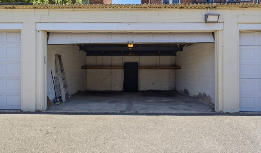 86 W 33RD St 211, Bayonne, NJ 07002 - 2 Beds, 2 Bath