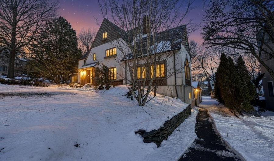 112 Oxford Pl, Bergenfield, NJ 07621 - 6 Beds, 3 Bath