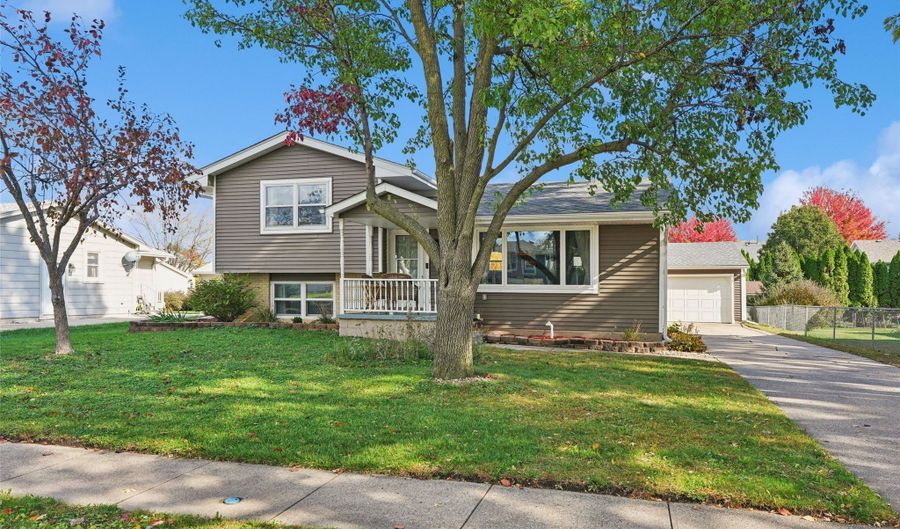 1309 6th Ave SE, Altoona, IA 50009 - 4 Beds, 2 Bath