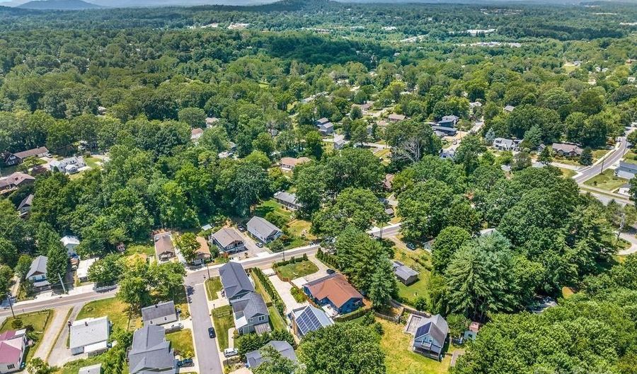 11 May St, Asheville, NC 28803 - 3 Beds, 2 Bath
