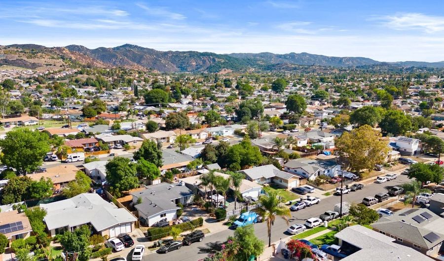1044 Goldenrod St, Escondido, CA 92027 - 2 Beds, 1 Bath