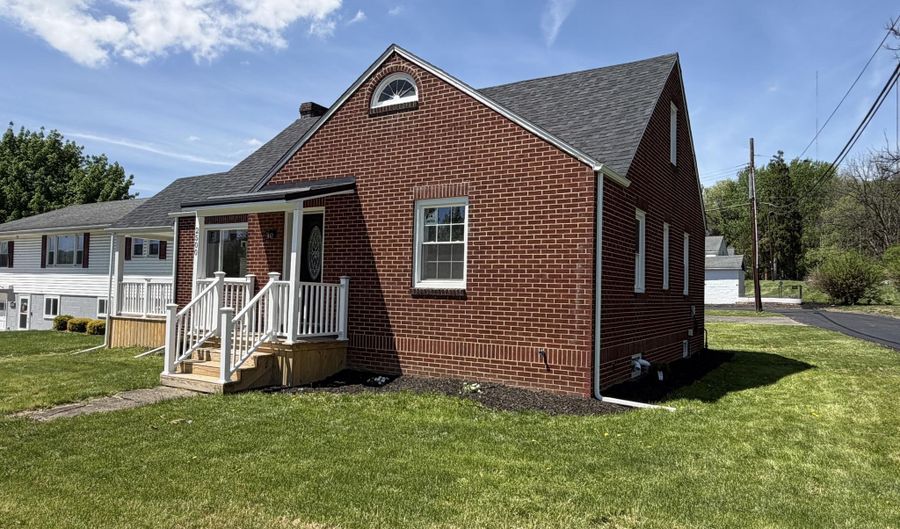 2500 Pleasant Valley Blvd, Altoona, PA 16602 - 3 Beds, 3 Bath