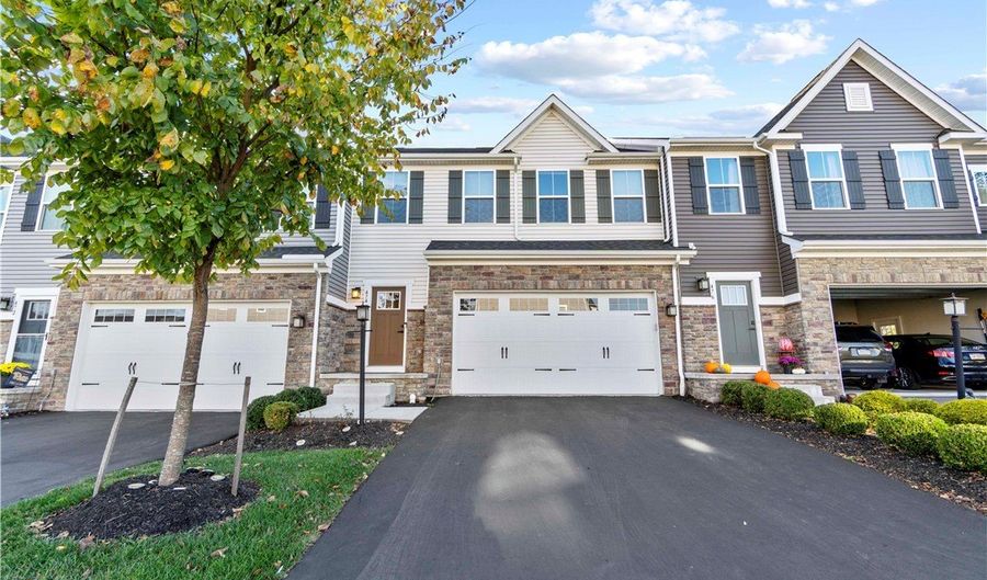 474 Whitetail Meadows Trl, Adams Twp., PA 16046 - 3 Beds, 4 Bath