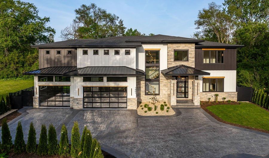 1801 N Clarence Ave, Arlington Heights, IL 60004 - 5 Beds, 5 Bath