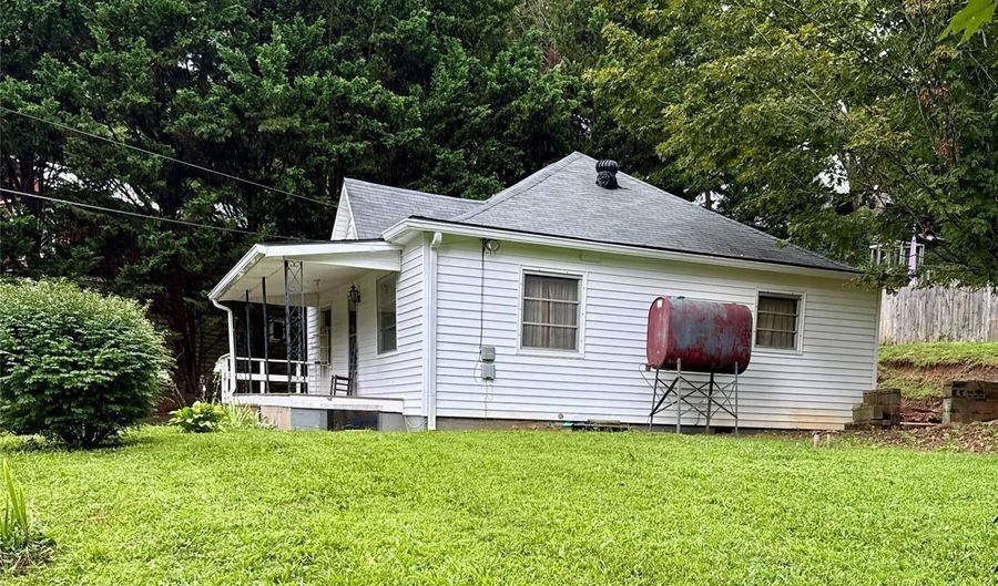 90 Tremont St 4, Asheville, NC 28806 - 3 Beds, 1 Bath