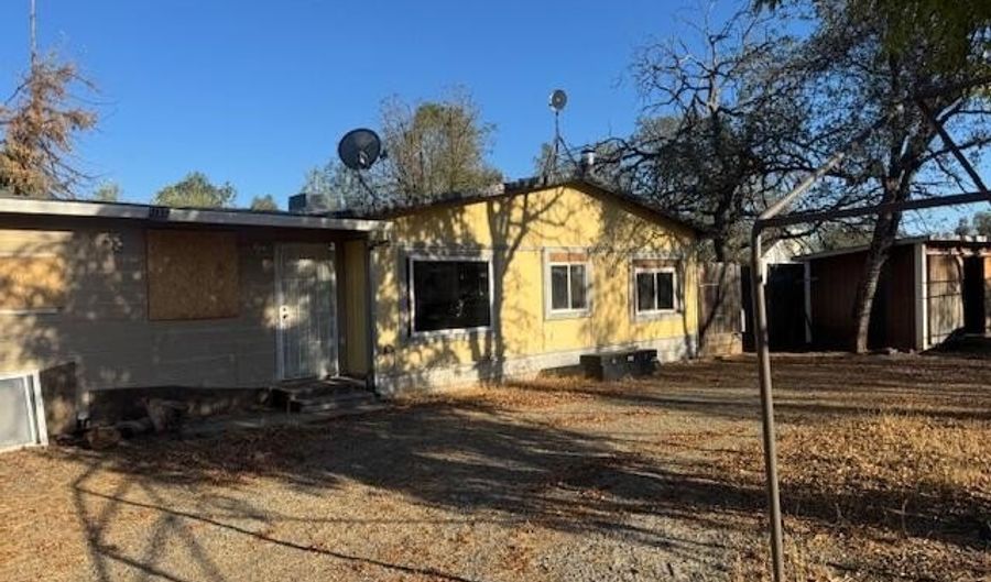 6513 Lulu Ln, Anderson, CA 96007 - 5 Beds, 3 Bath