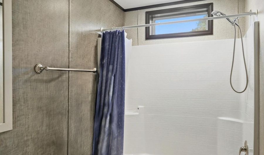 13601 387th Ave, Aberdeen, SD 57401 - 3 Beds, 2 Bath