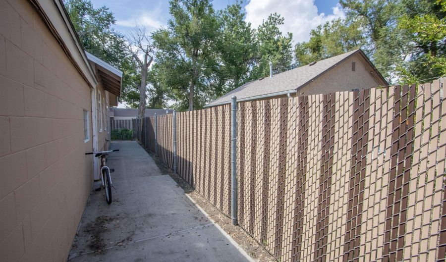 604 E H St, Casper, WY 82601 - 2 Beds, 1 Bath