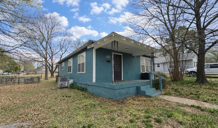 1511 Byers St, Batesville, AR 72501 - 3 Beds, 1 Bath