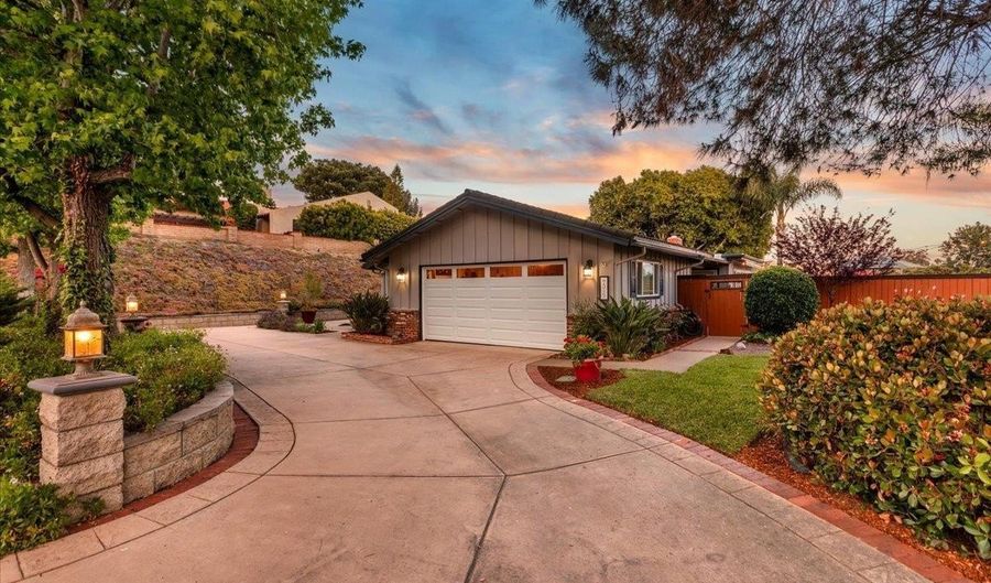 4317 Avenida Gregory, Spring Valley, CA 91977 - 4 Beds, 3 Bath