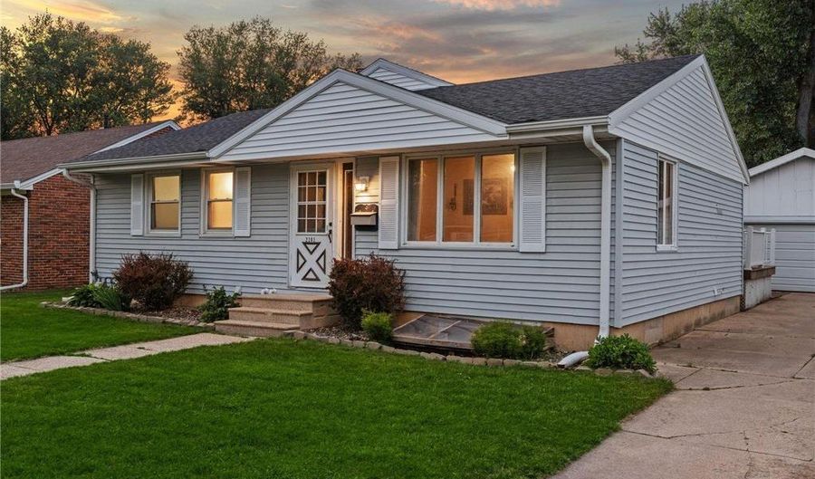 2101 6th Ave NE, Austin, MN 55912 - 5 Beds, 2 Bath
