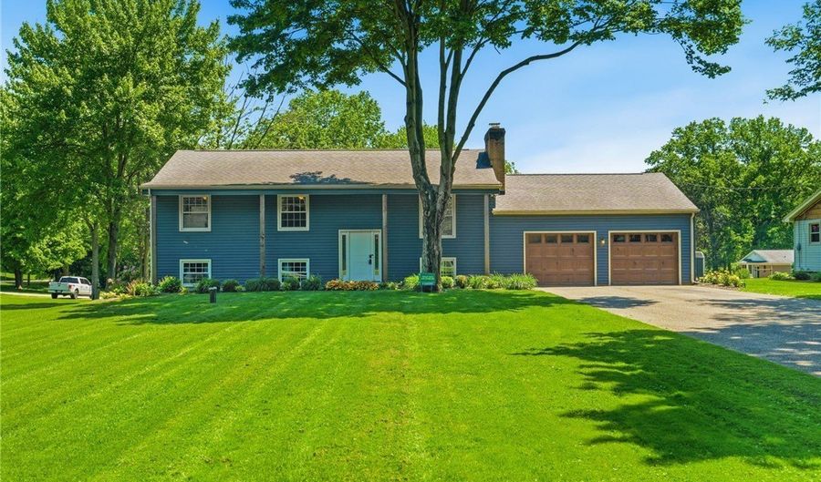 12786 Osborne Ave NE, Alliance, OH 44601 - 5 Beds, 2 Bath