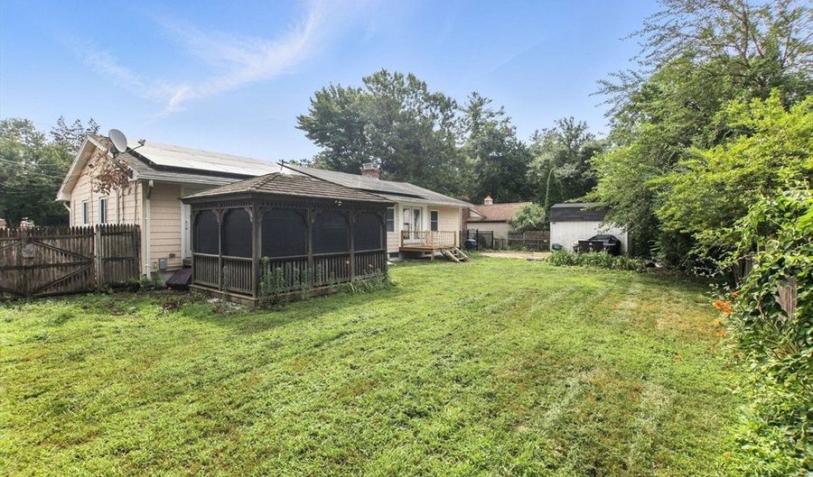 12 Cosgrove Ave, Agawam, MA 01001 - 3 Beds, 2 Bath
