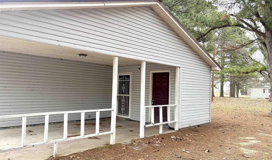 1012 N 12th St, Augusta, AR 72006 - 3 Beds, 2 Bath