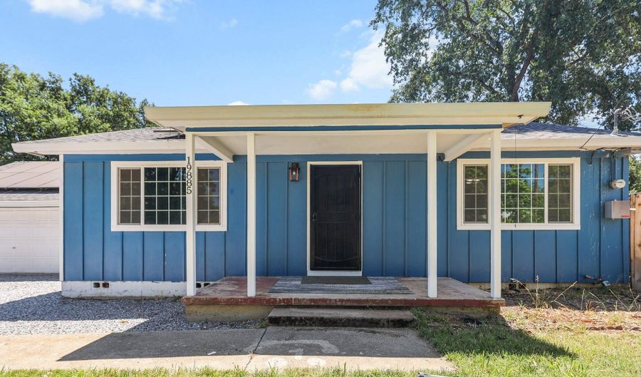 19885 Loop St, Anderson, CA 96007 - 2 Beds, 1 Bath