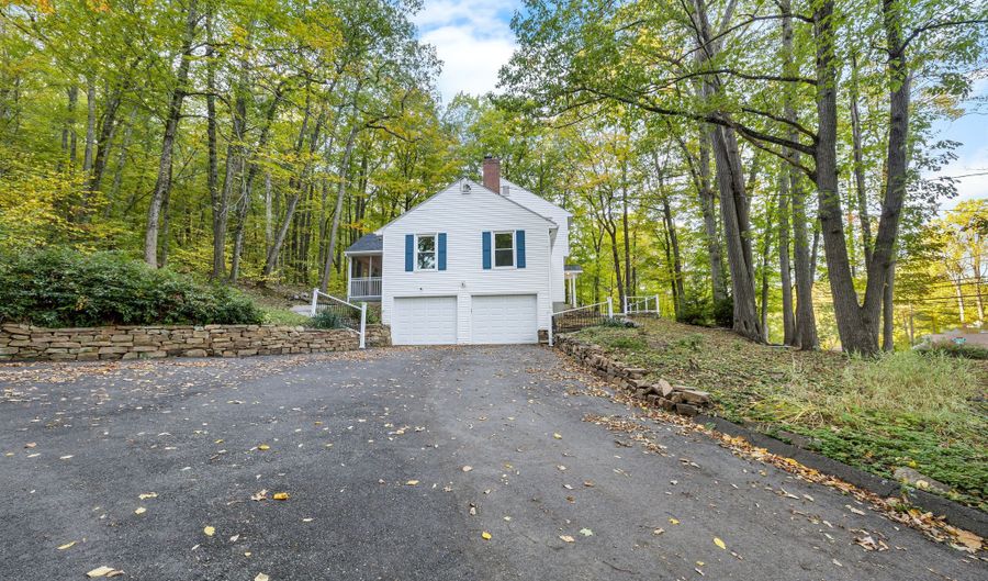 545 Simsbury Rd, Bloomfield, CT 06002 - 4 Beds, 3 Bath