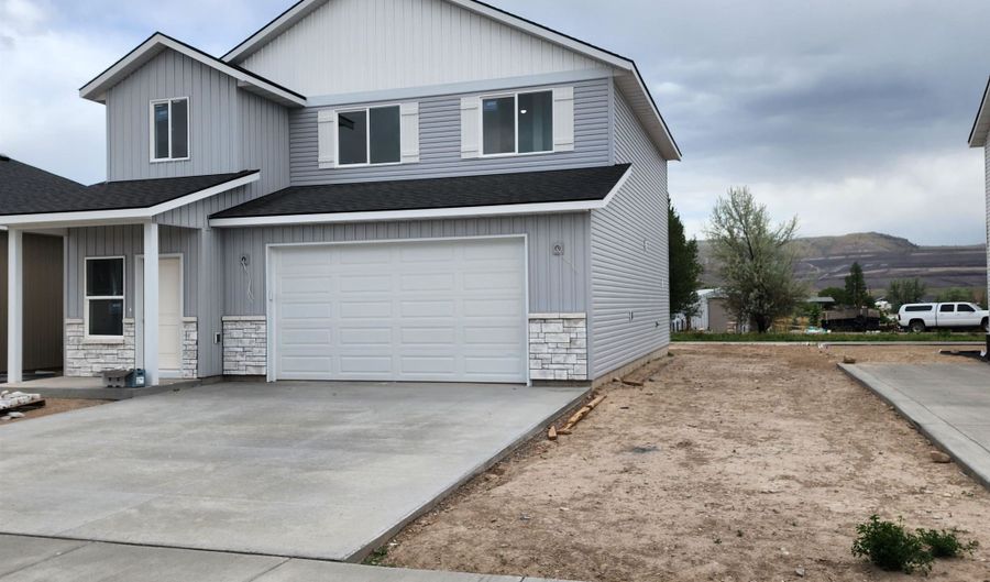 1875 Brynwood Ave, Chubbuck, ID 83202 - 3 Beds, 3 Bath
