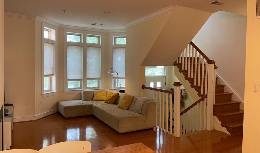 2245 FAIRFAX Dr, Arlington, VA 22201 - 3 Beds, 3 Bath
