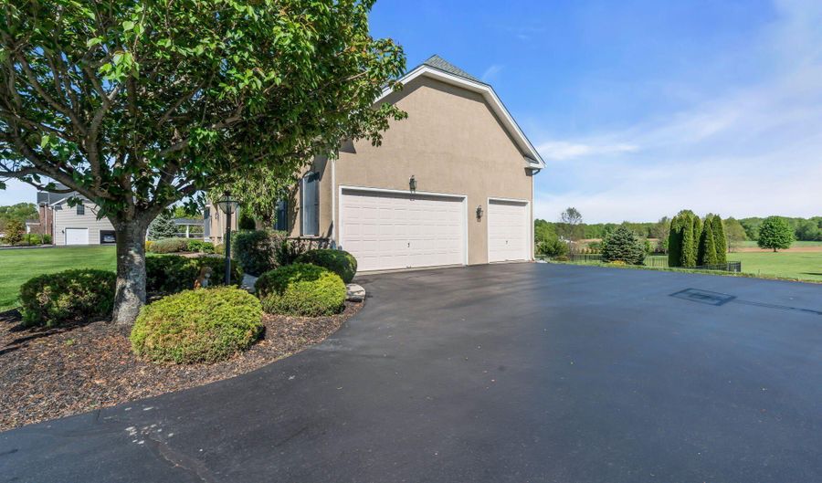 42 Ridgeview Way, Allentown, NJ 08501 - 4 Beds, 4 Bath