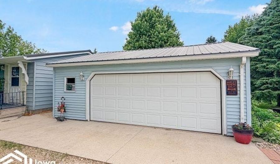 2024 Violet Ave, Aredale, IA 50605 - 3 Beds, 1 Bath