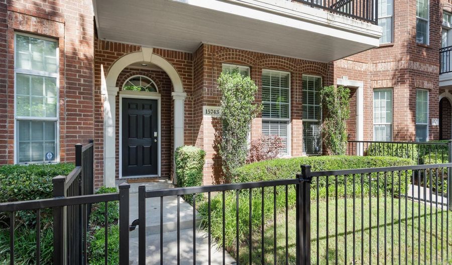 15743 Spectrum Dr 88, Addison, TX 75001 - 2 Beds, 3 Bath
