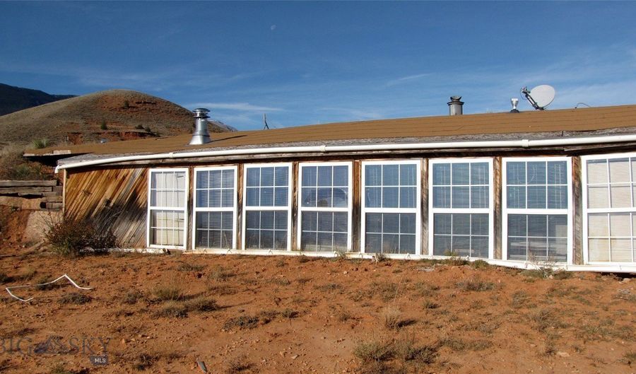 517 Deadman Creek Rd, Bridger, MT 59014 - 2 Beds, 2 Bath