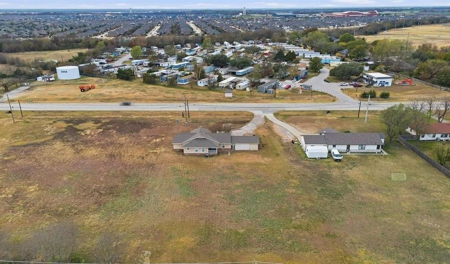910 N Powell Pkwy, Anna, TX 75409 - 4 Beds, 3 Bath