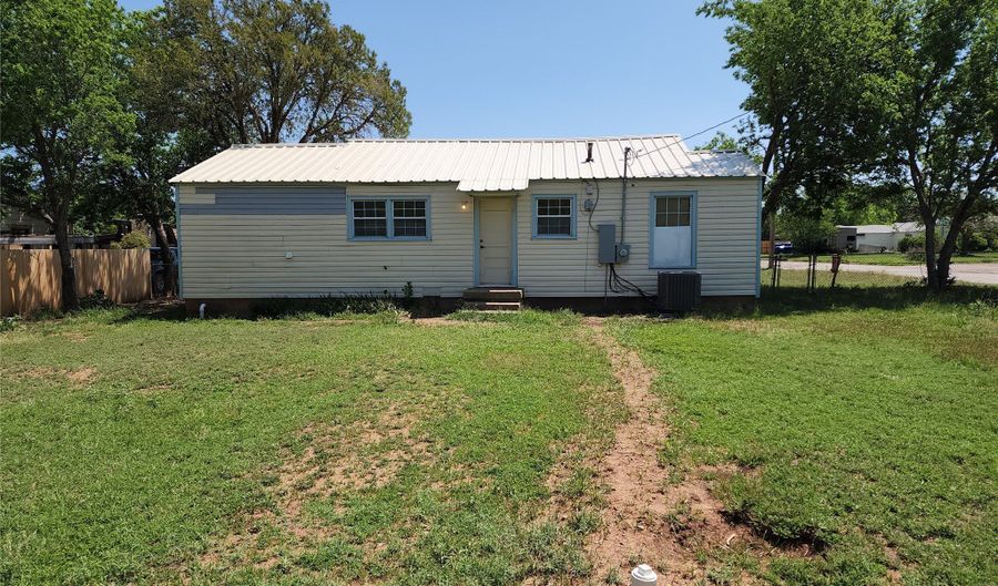 1650 Sewell St, Abilene, TX 79605 - 3 Beds, 2 Bath