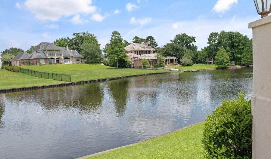 19323 Links Ct, Baton Rouge, LA 70810 - 3 Beds, 3 Bath