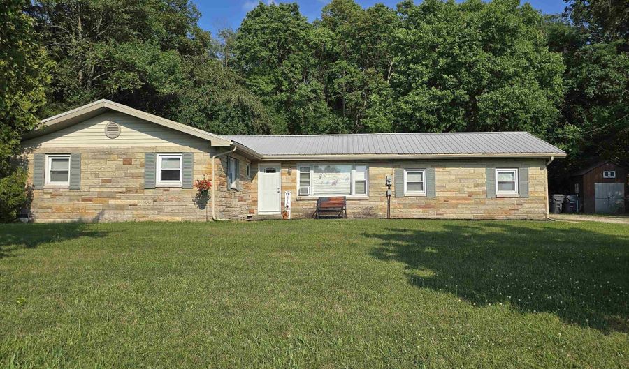 10700 N State Rd 67/28, Albany, IN 47320 - 3 Beds, 1 Bath