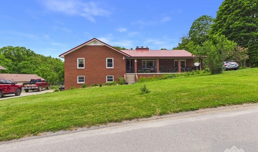 316 N State St, Athens, WV 24712 - 3 Beds, 2 Bath