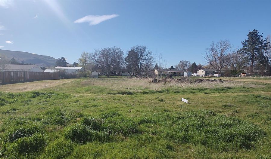 NKA 11th Street, Benton City, WA 99320 - 0 Beds, 0 Bath