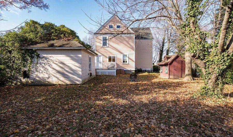 183 Oldfield Ave, Amityville, NY 11701 - 5 Beds, 2 Bath