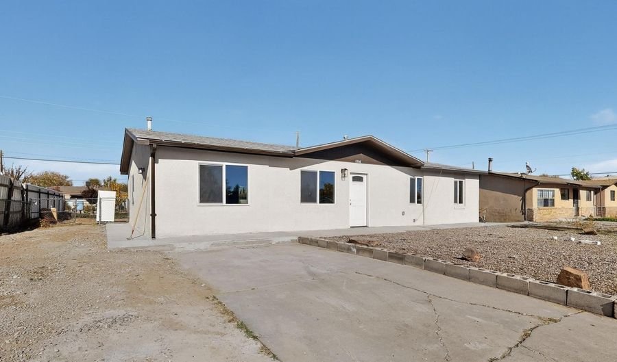 1008 W Ross Ave, Belen, NM 87002 - 3 Beds, 2 Bath